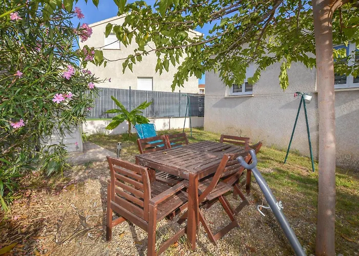 Moderne A Pieds * Prunete