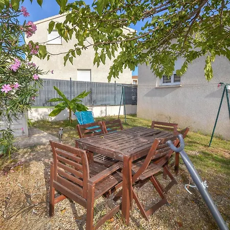 Moderne A Pieds * Prunete