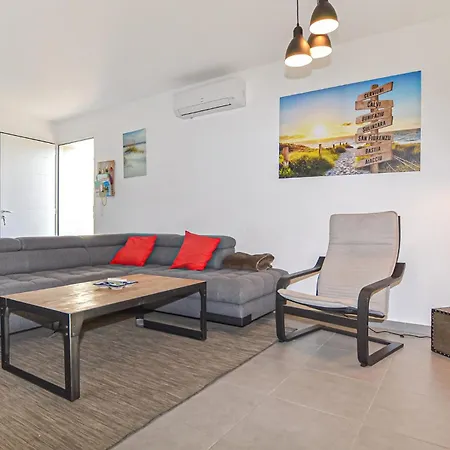 Moderne A Pieds Semesterbostad