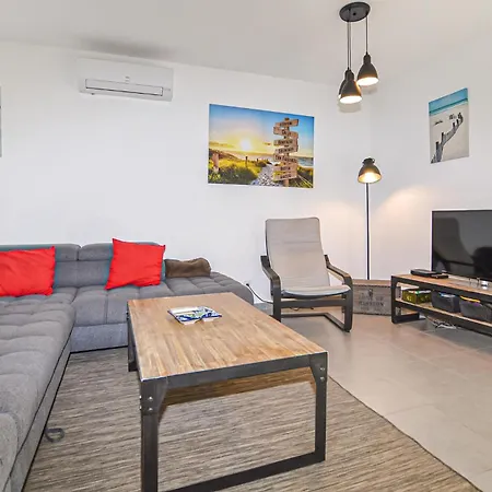 Moderne A Pieds Semesterbostad *