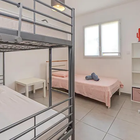 Moderne A Pieds Semesterbostad