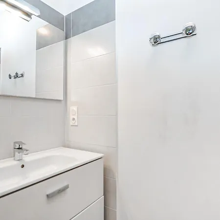 Moderne A Pieds Ferienhaus *