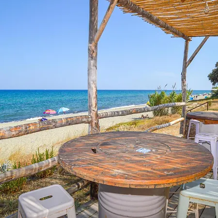 Moderne A Pieds Ferienhaus Prunete