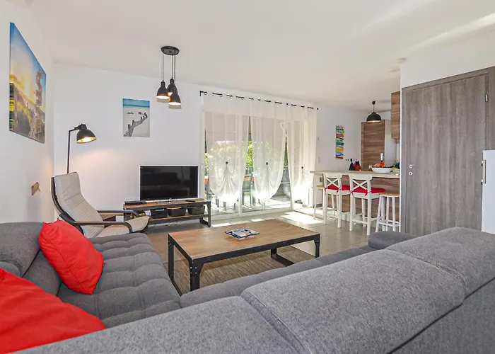 Moderne A Pieds Ferienhaus