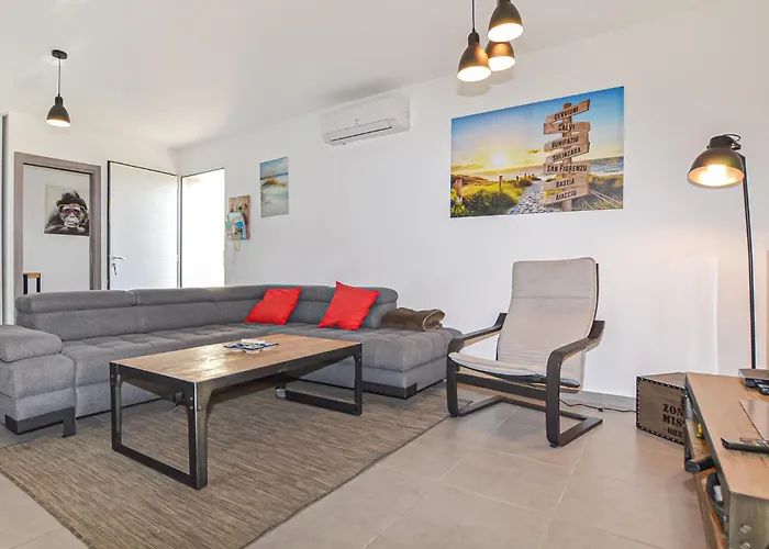Moderne A Pieds Ferienhaus