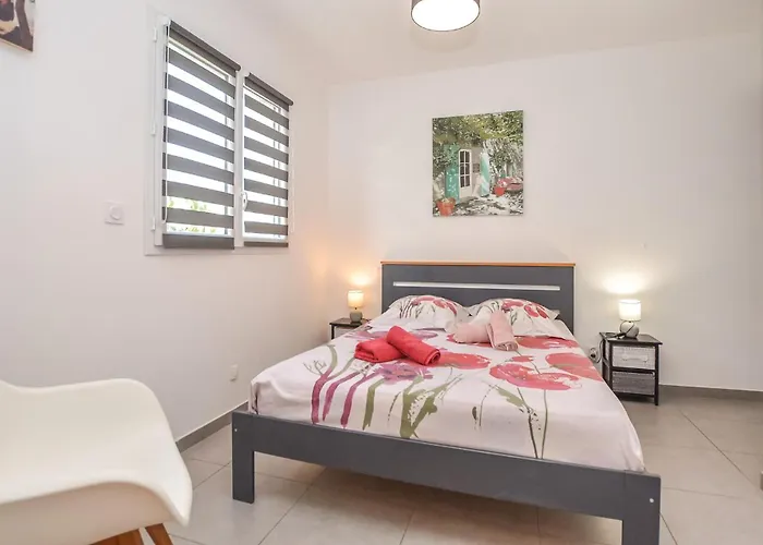 Moderne A Pieds Ferienhaus